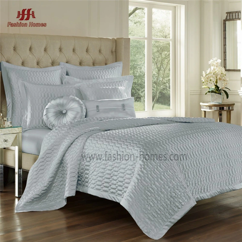 High-End Quilt 100% Poly Silk Bedspread Satin Embroidery Bedspread