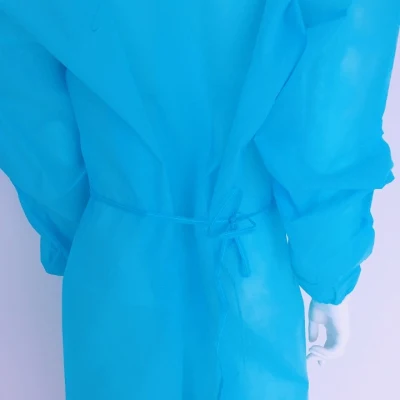Bata quirúrgica esterilizada protectora desechable del hospital de los vestidos no tejidos del aislamiento de los vestidos